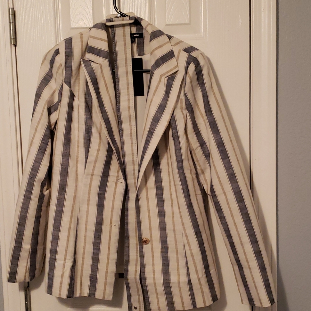 Fashion Nova Blue and Cream Blazer with Notched Lapels